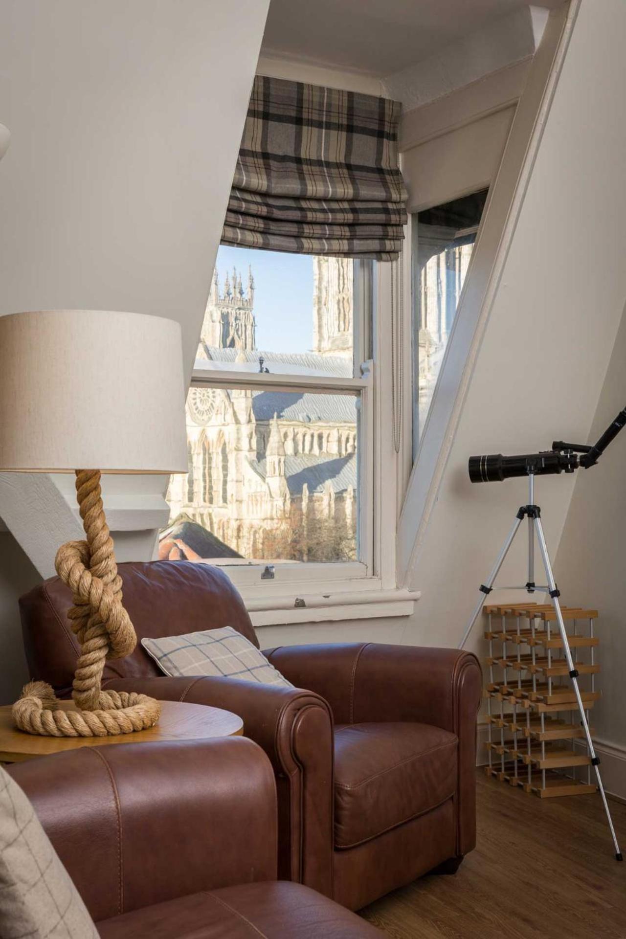 Minster View Penthouse Apartemen *